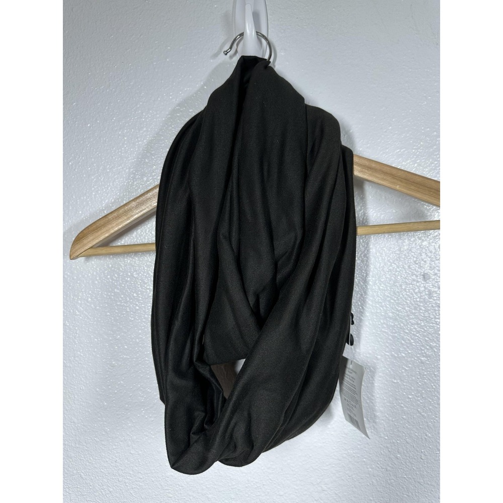 Beyond Yoga Pocket Infinity Scarf Black Polyester Elastane Travel Zip Womens New
